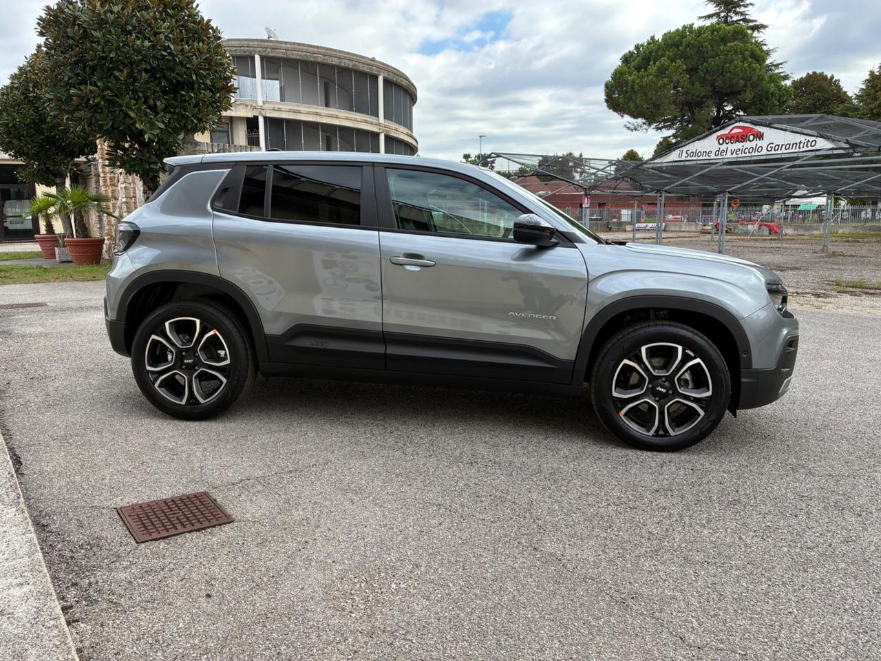 Jeep Avenger 1.2 Turbo 110 CV MHEV Summit
