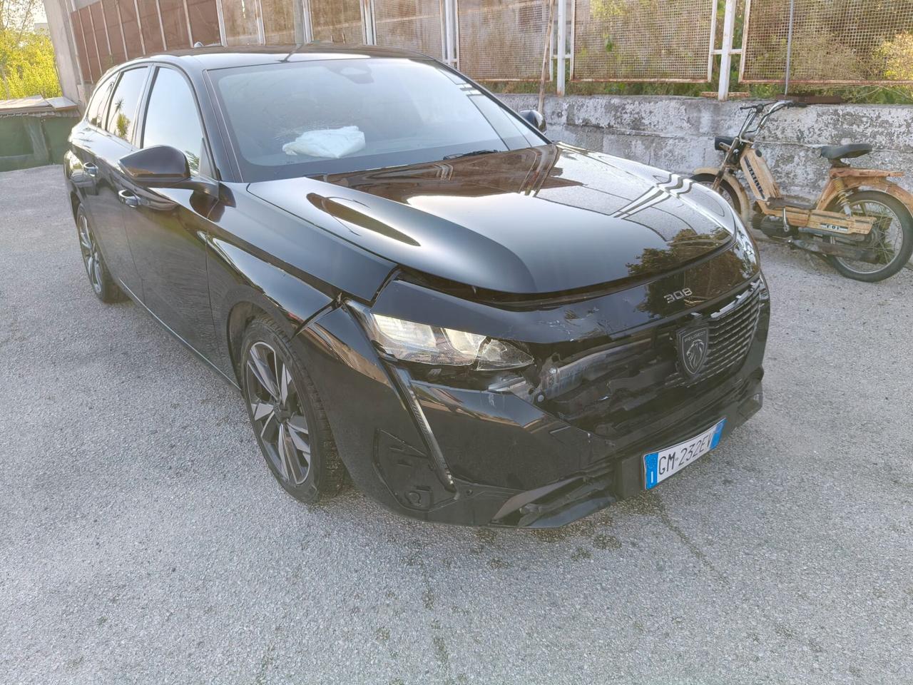 Peugeot 308 BlueHDi 130 S&S SW Allure Pack SINISTRATA