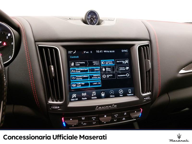 Maserati Levante 3.8 v8 trofeo 580cv auto Carbonio / Bowers&Wilkins