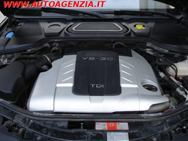 AUDI A8 3.0 V6 TDI quattro tiptronic