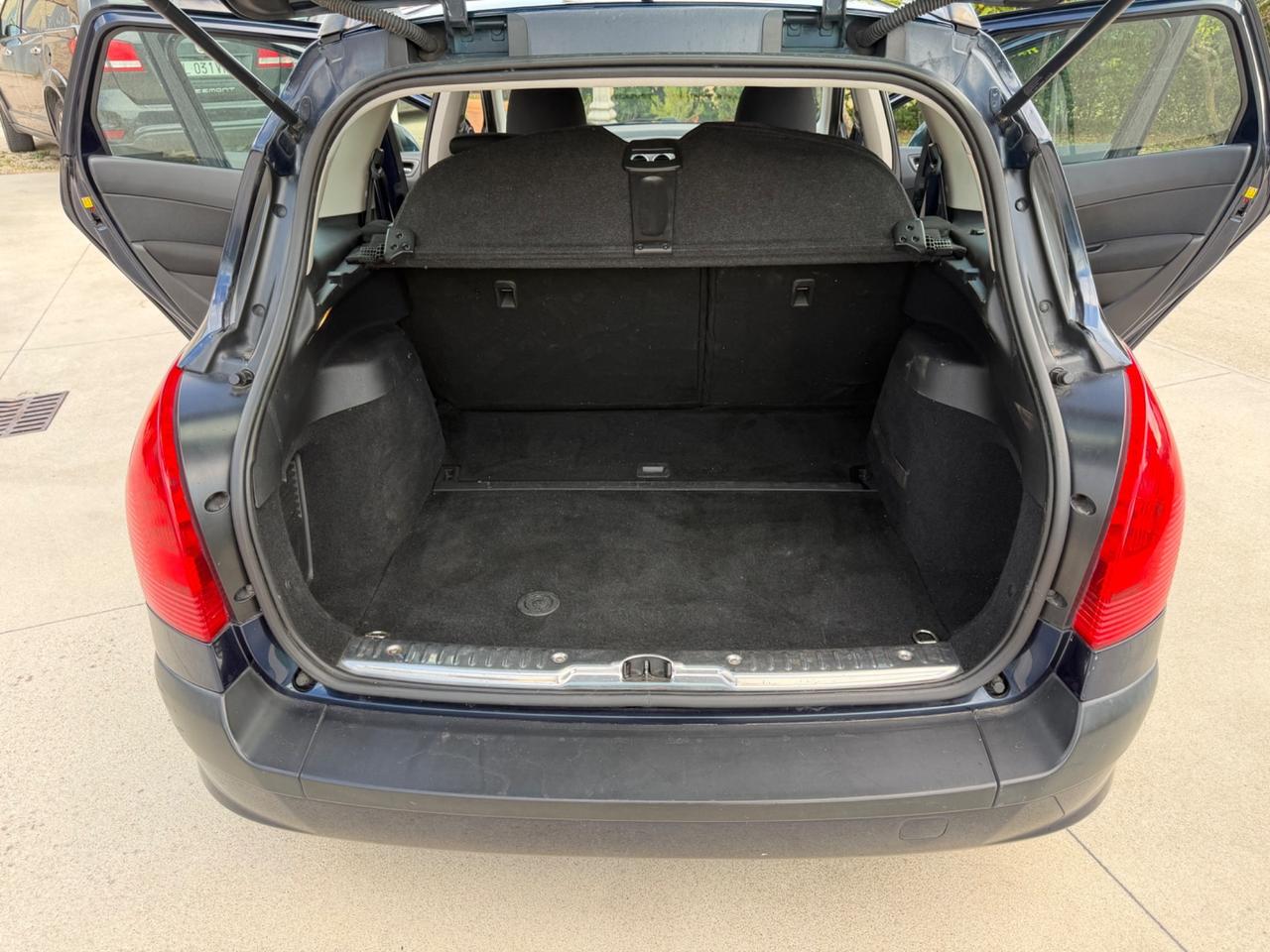 Peugeot 308 1.6 8V HDi 93CV FAMILIARE