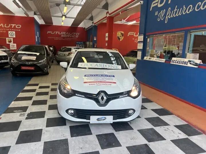 RENAULT CLIO "COSTUME NATIONAL" 1.2 BENZINA - NEOPATENTATI - UNICO PROPRIETARIO - GARANZIA