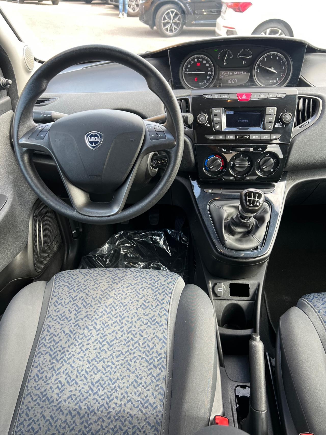 Lancia Ypsilon 1.0 FireFly 70cv Hybrid 2022