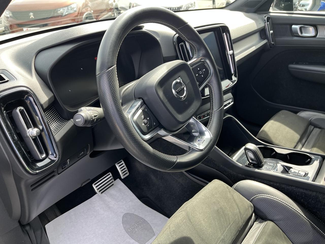 VOLVO XC 40 D4 AWD 2000 D 190CV R.LINE