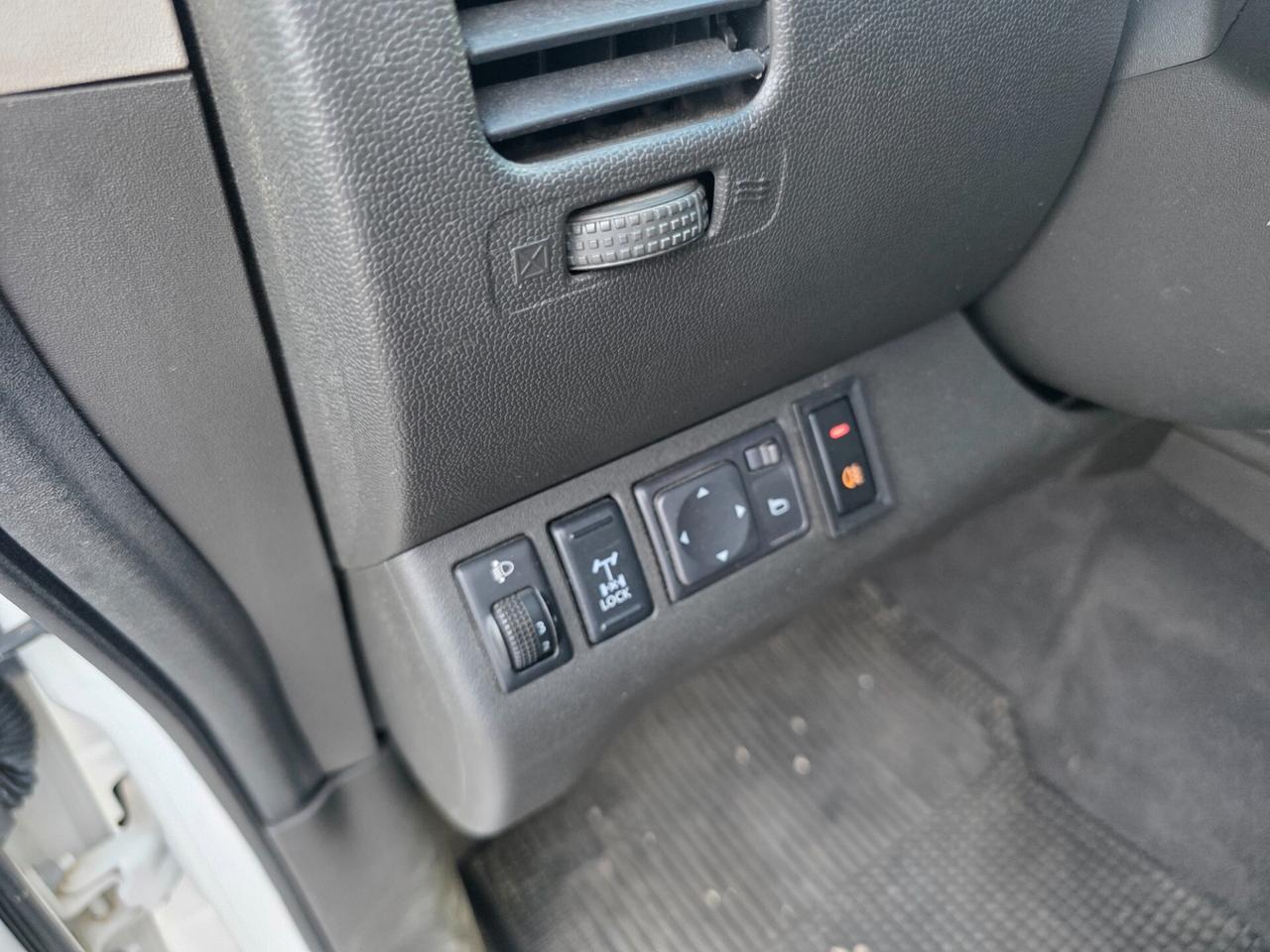 Nissan Navara 2.5 dCi perfetta e garantita 12 mesi