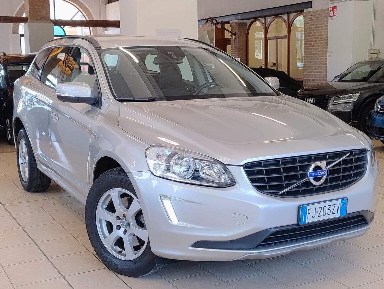 VOLVO XC60 2.0 D3 Kinetic 150cv MANUALE