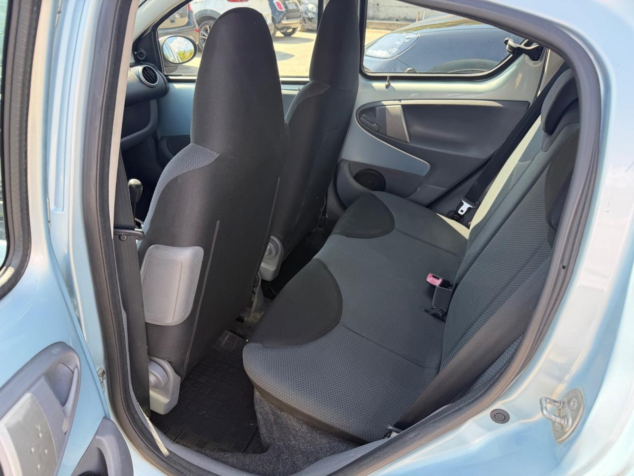 TOYOTA AYGO 1.0 5PORTE / CLIMA / 128.000KM