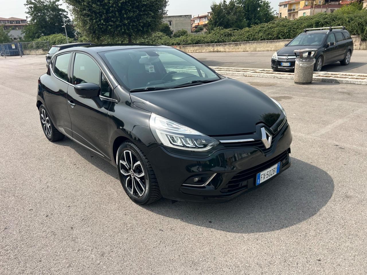 Renault Clio TCe 12V 90 CV 5 porte Moschino Intens