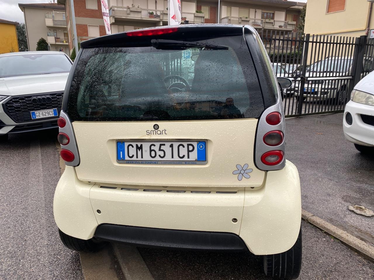 Smart 700 city-coupé pure (45 kW)