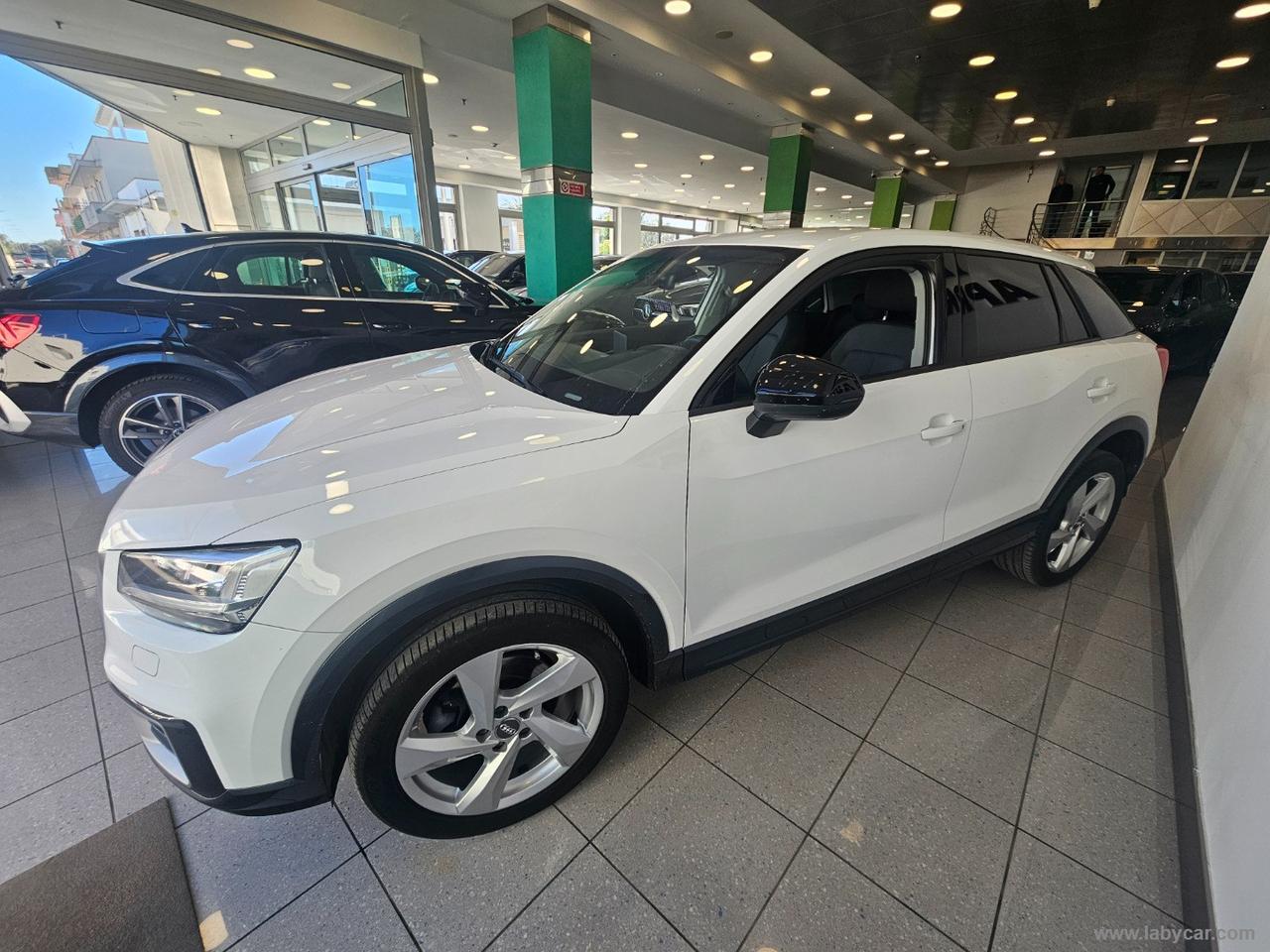 AUDI Q2 35 TDI quattro S tronic Business Adv.