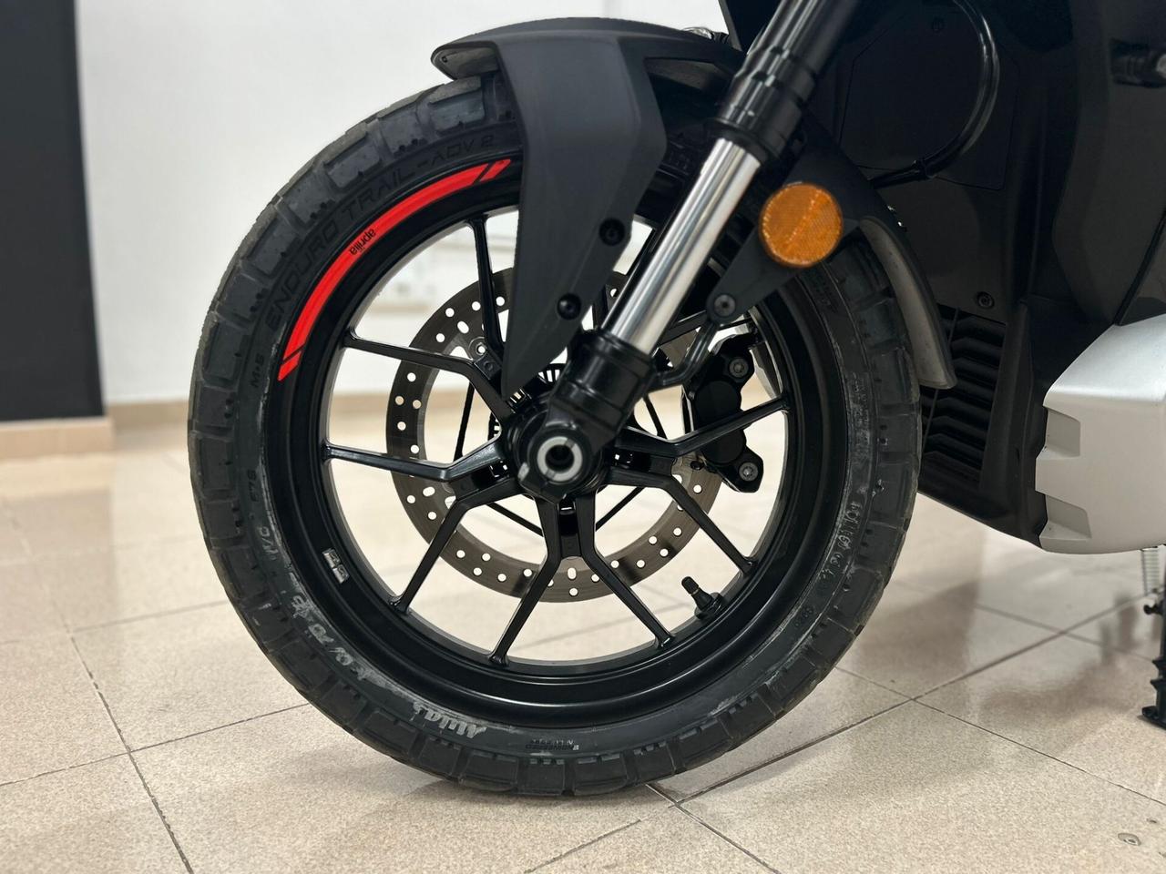 Aprilia SR GT 400
