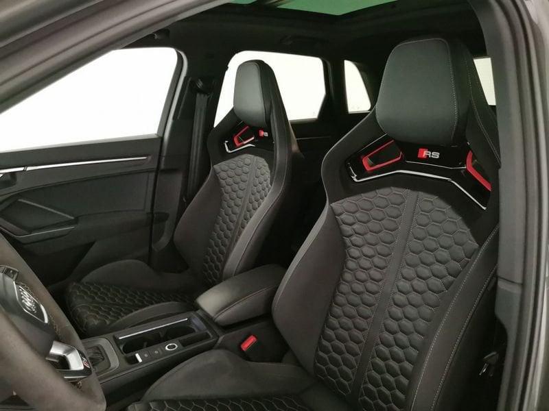 Audi Q3 RS 2.5 quattro s-tronic