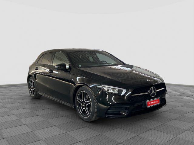 MERCEDES-BENZ A 180 A 180 d Automatic Premium