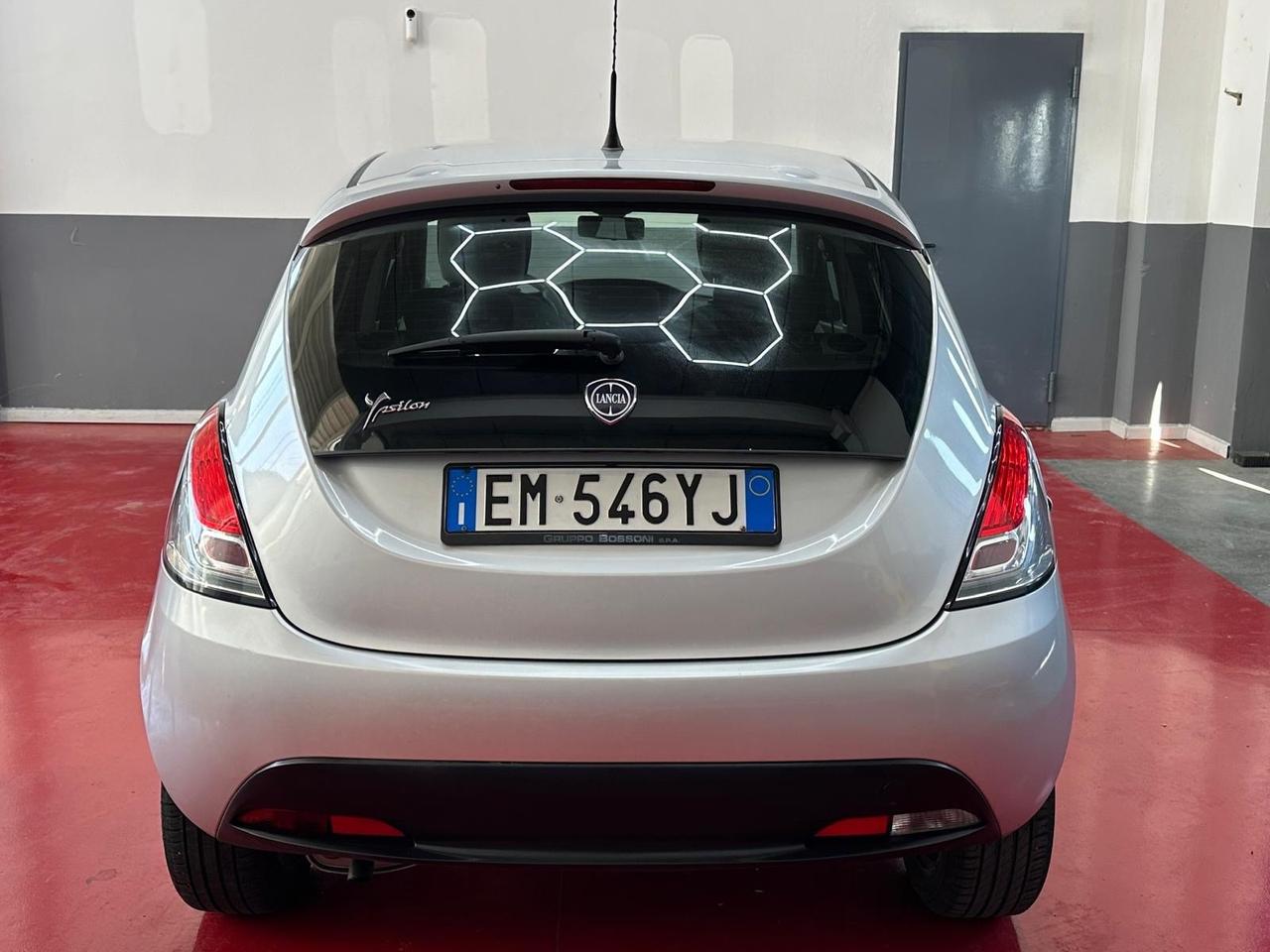 Lancia Ypsilon 1.2 69 CV 5 porte S&S Platinum
