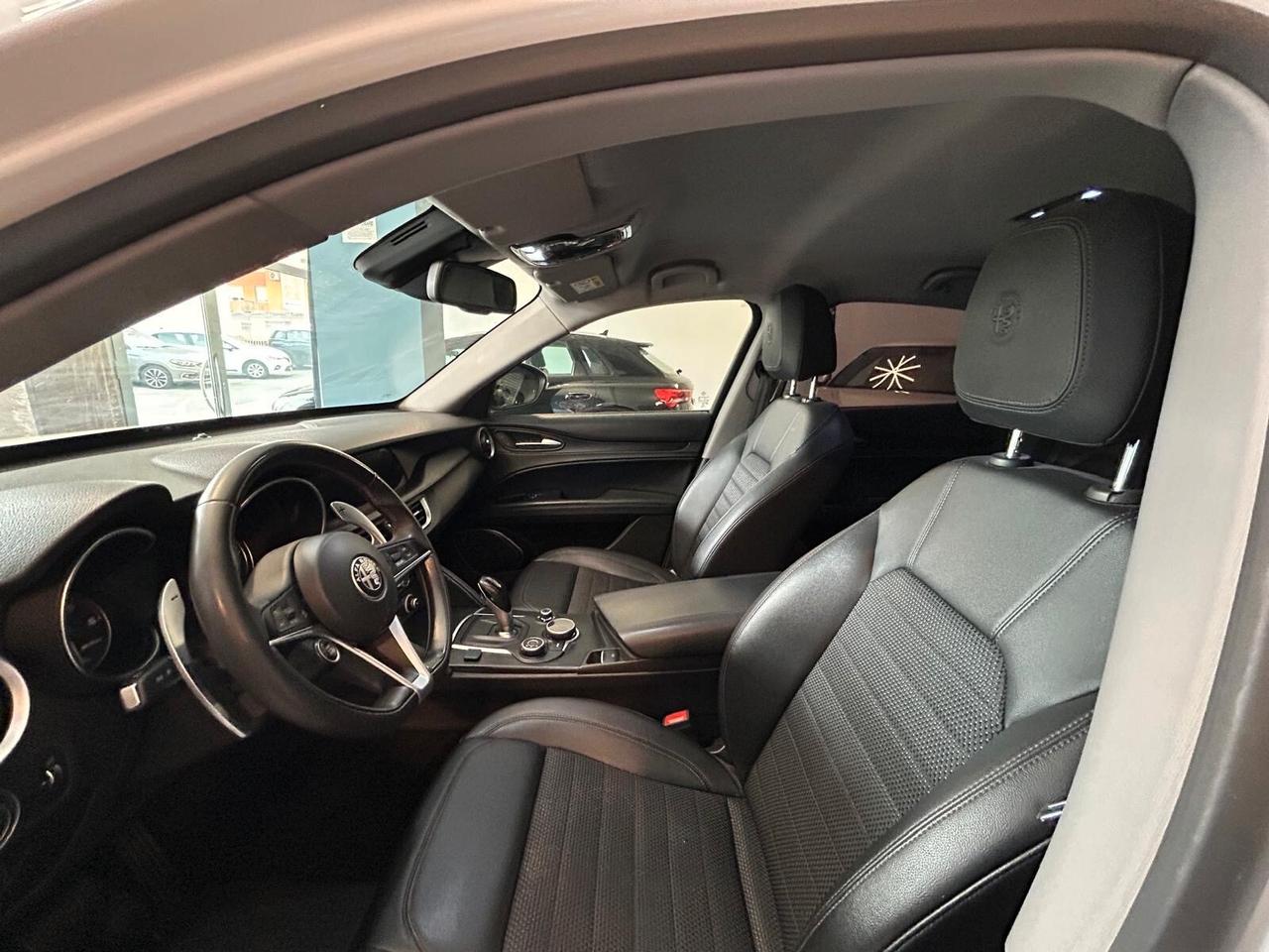 Alfa Romeo Stelvio 2.2 Turbodiesel 180 CV AT8 RWD Super