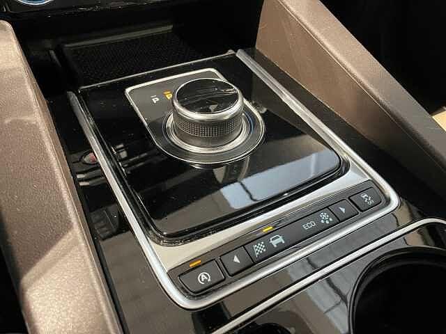 Jaguar F-PACE 180cv - Pure