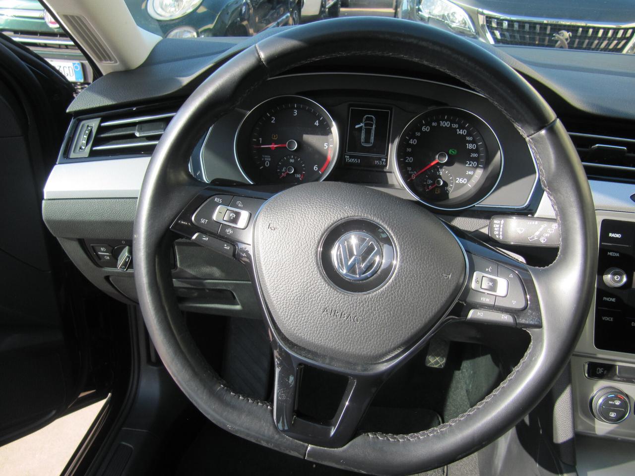 Volkswagen Passat 1.6 TDI SCR DSG CAMBIO AUTOMATICO