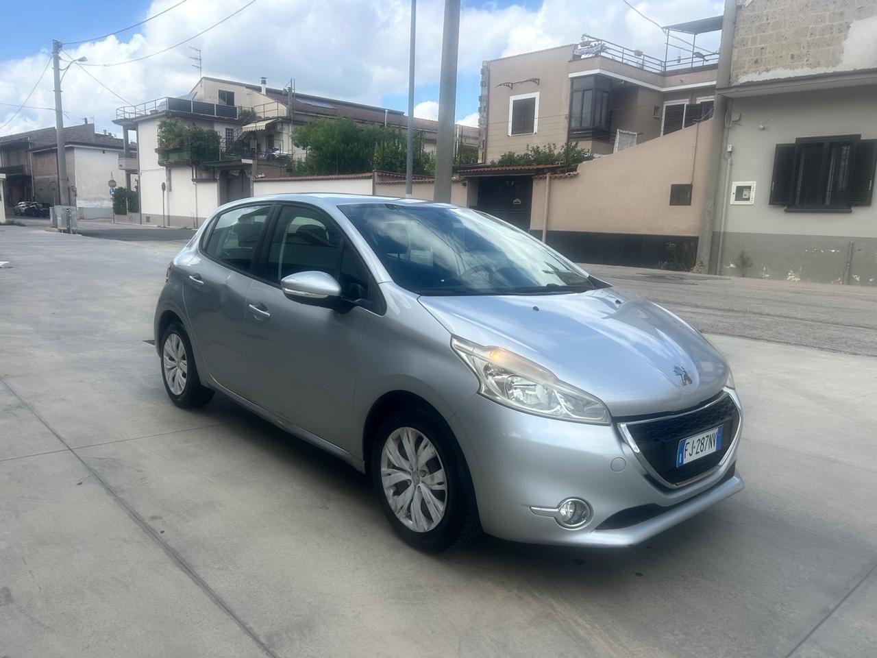 Peugeot 208 1.4 HDi 68 CV 5 porte Active