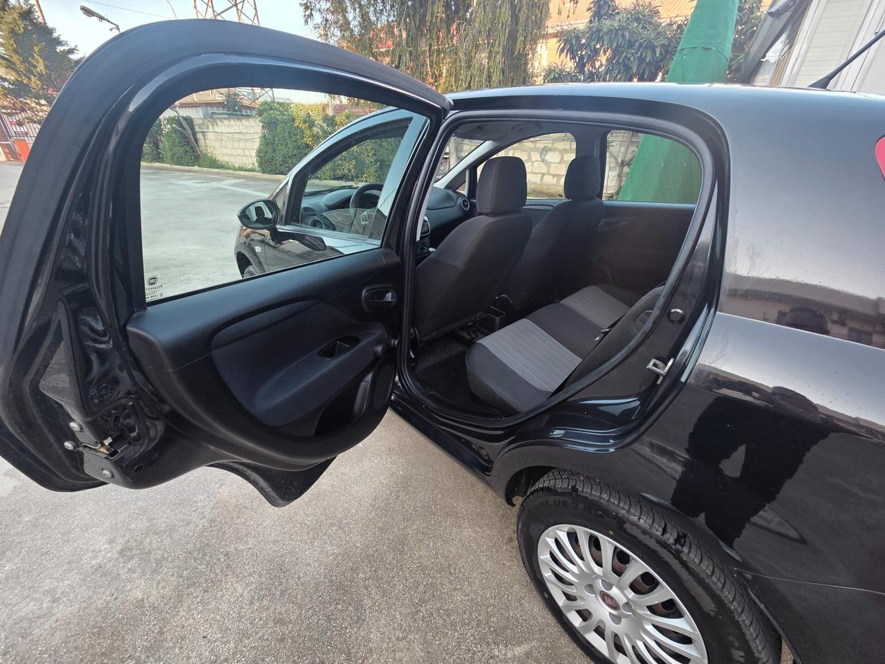 Fiat Punto 1.4 8V 5 porte Natural Power Street