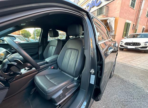 Audi e-tron SPB 50 quattro Business MATRIX PELLE U