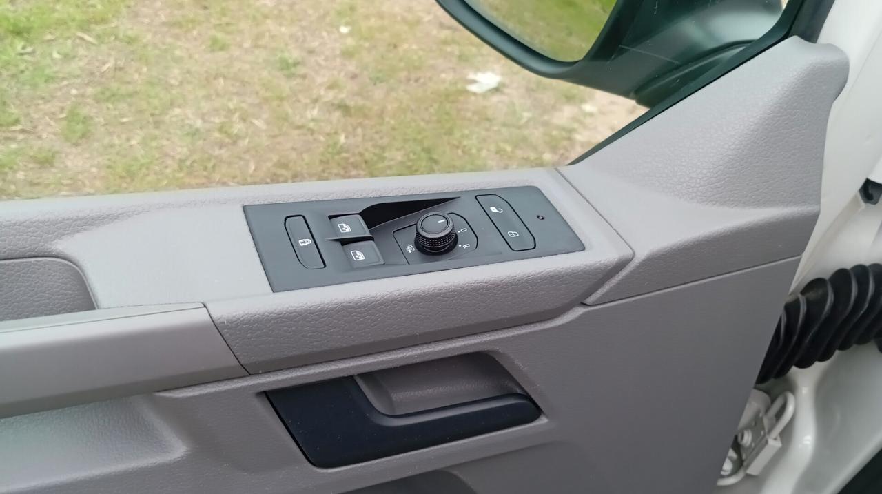 Volkswagen Transporter 2.0 TDI 110CV PL Kombi Business 9 Posti