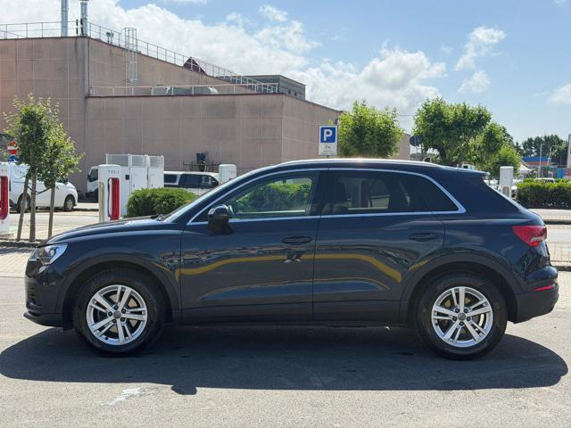 AUDI Q3 35 TDI quattro S tronic Business