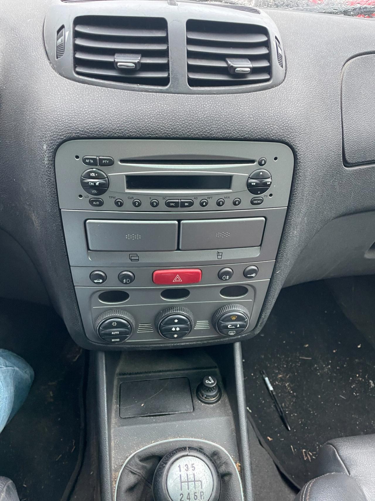 Alfa Romeo 147 1.9 JTD (115 CV) cat 5p. Distinctive