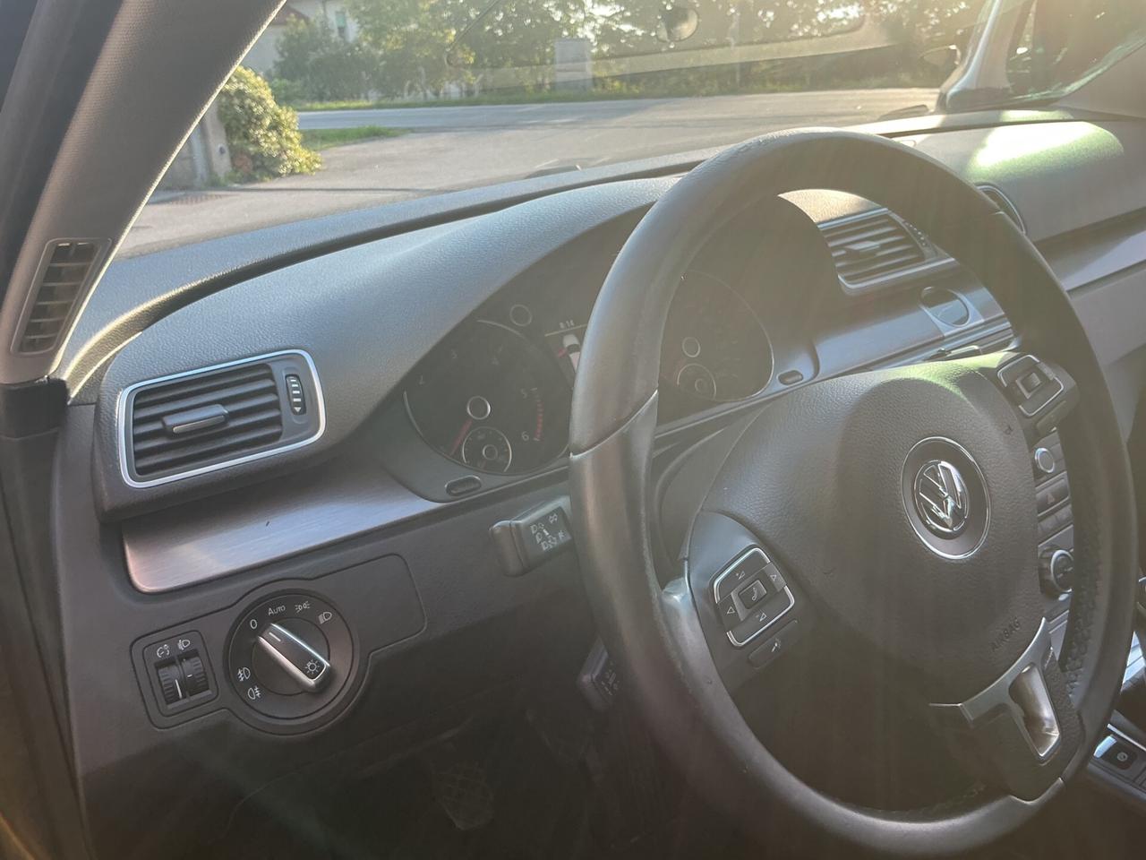 Volkswagen Passat 2.0 TDI DSG Highline BlueM. Tech.