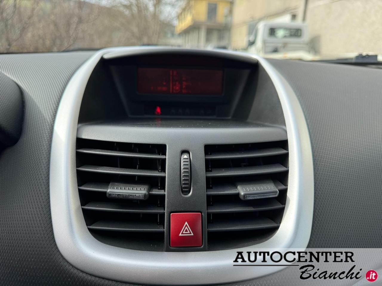 Peugeot 207 5 Porte 207 5p 1.6 hdi 8v Millesim 200