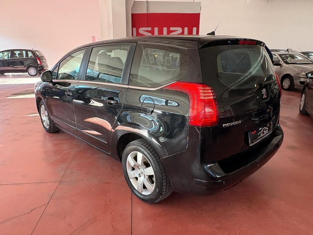 PEUGEOT 5008 DIESEL 1.6 CV112 con Km 185.832 certificati Garanzia 12 mesi