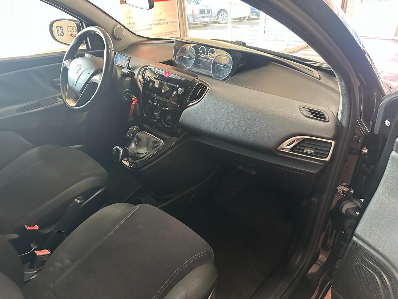 Lancia Ypsilon 1.2 69 CV 5 porte GPL Ecochic Gold