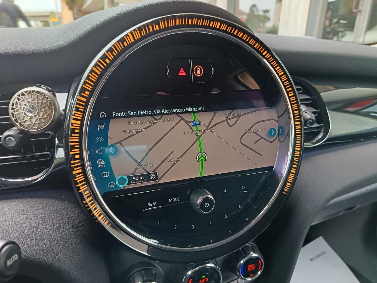 Mini 1.5 COOPER *6.400 KM*, NAVI, LED, UNICOPROPRIETARIO