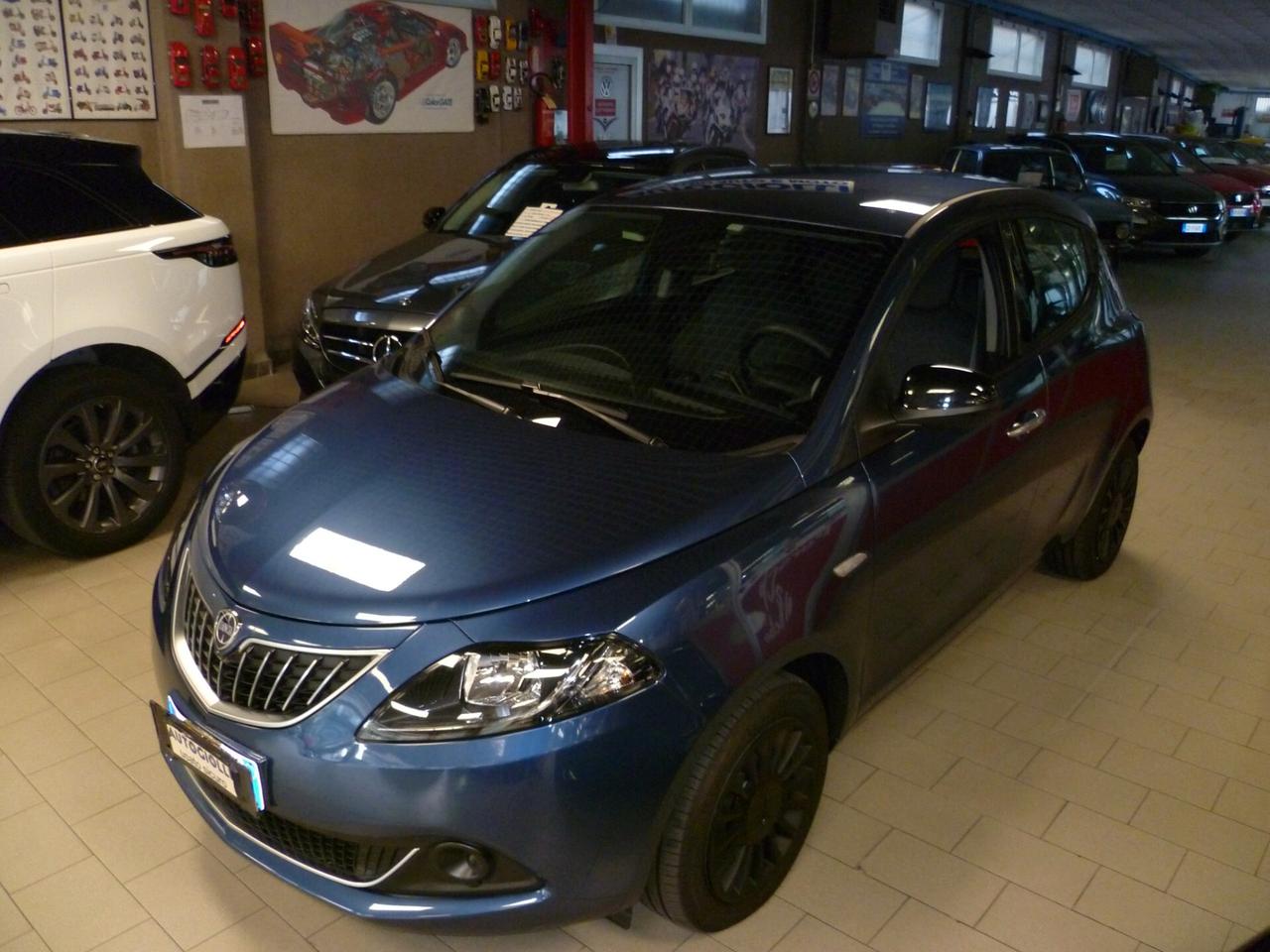 Lancia Ypsilon UNIPROPRIETARIO OK NEOPATENTATO