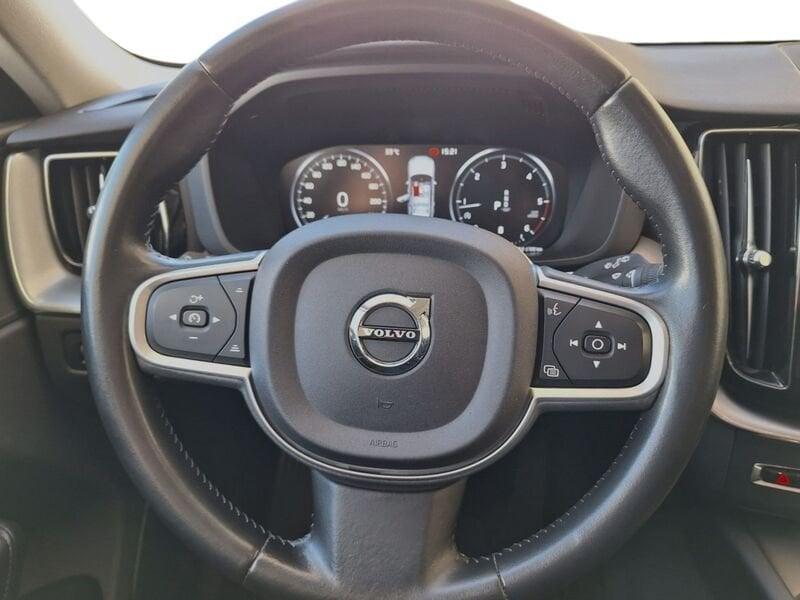 Volvo XC60 B4 197+14 CV AWD M-Hybrid Diesel Automatica Momentum