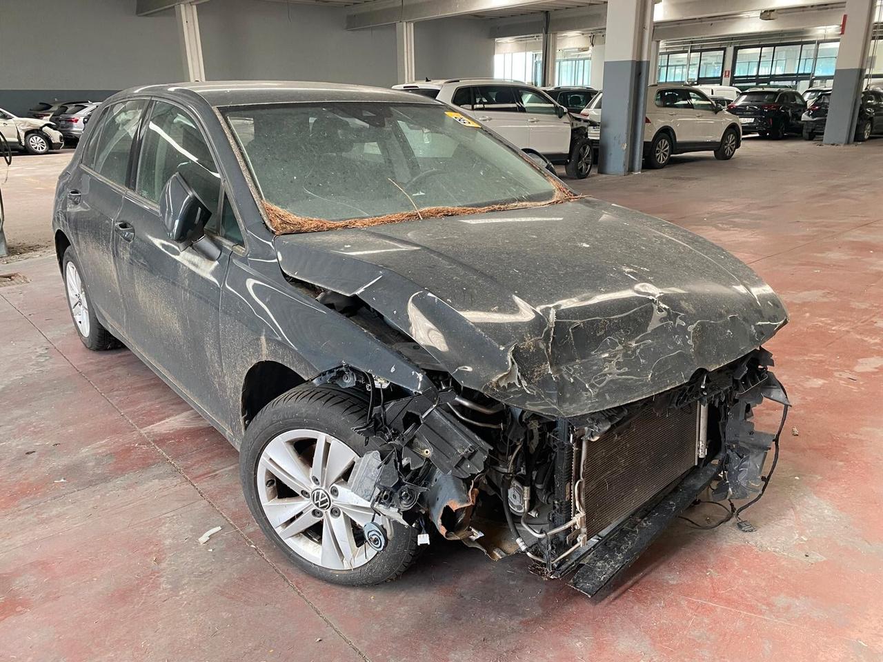 Volkswagen Golf 1.5 tgi 130cv dsg INCIDENTATA