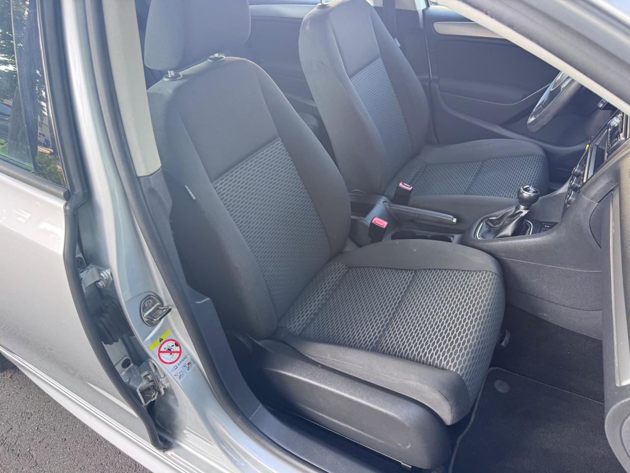 VW Golf 1.6 TDI DPF 5p. Neopaten garanzia 12 mesi