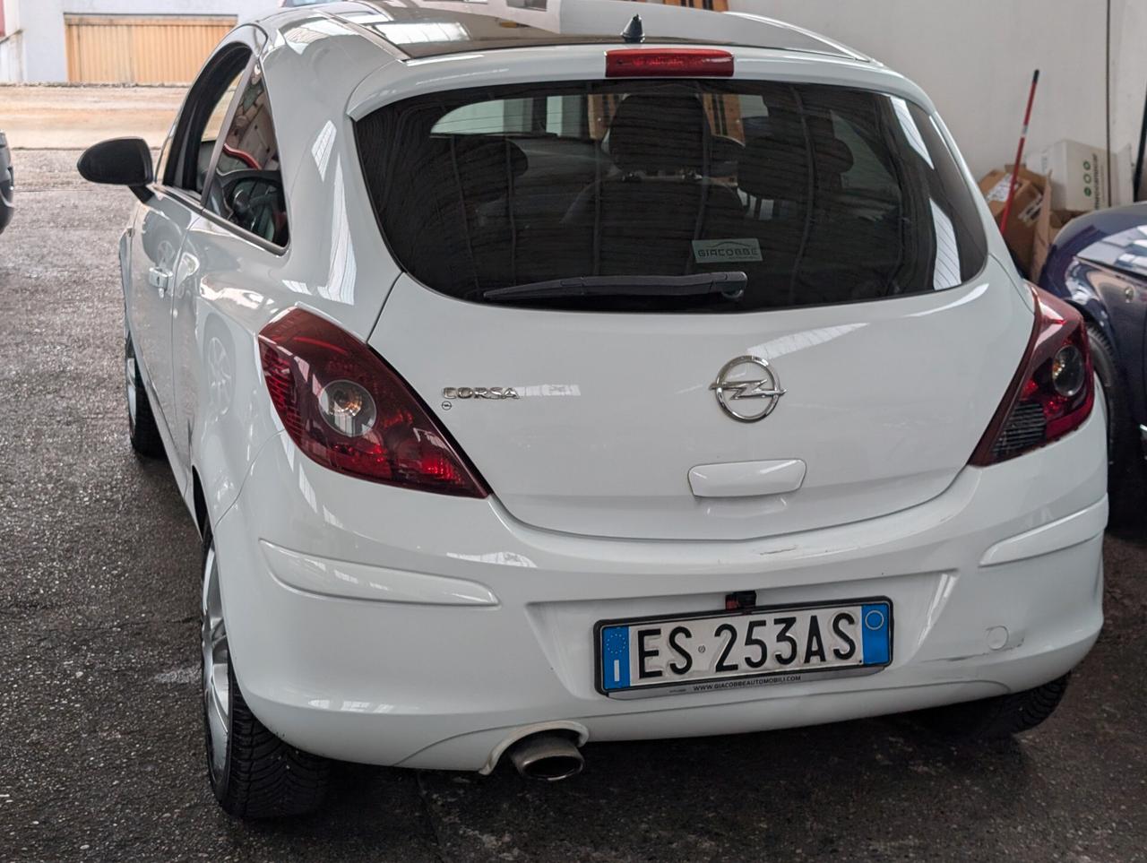 Opel Corsa 1.2 85CV 3 porte GPL-TECH b-color