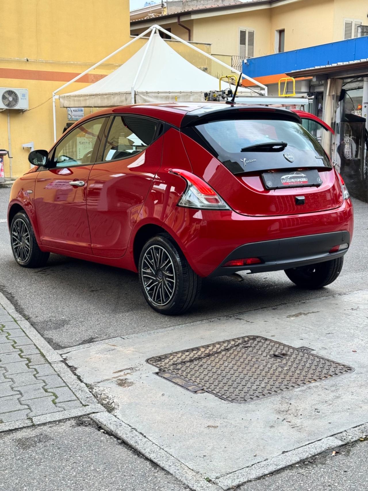 Lancia Ypsilon 1.0 FireFly 5 porte S&S Hybrid Gold Plus