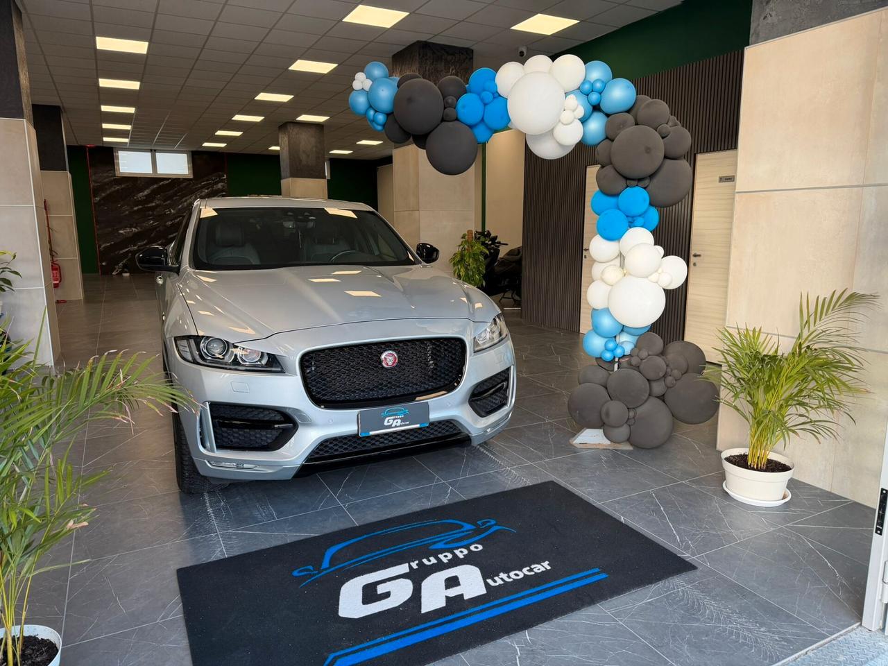 Jaguar F-Pace 2.0 D 180 CV AWD aut. R-Sport