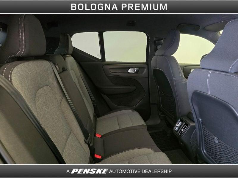 Volvo XC40 B3 automatico Plus Dark