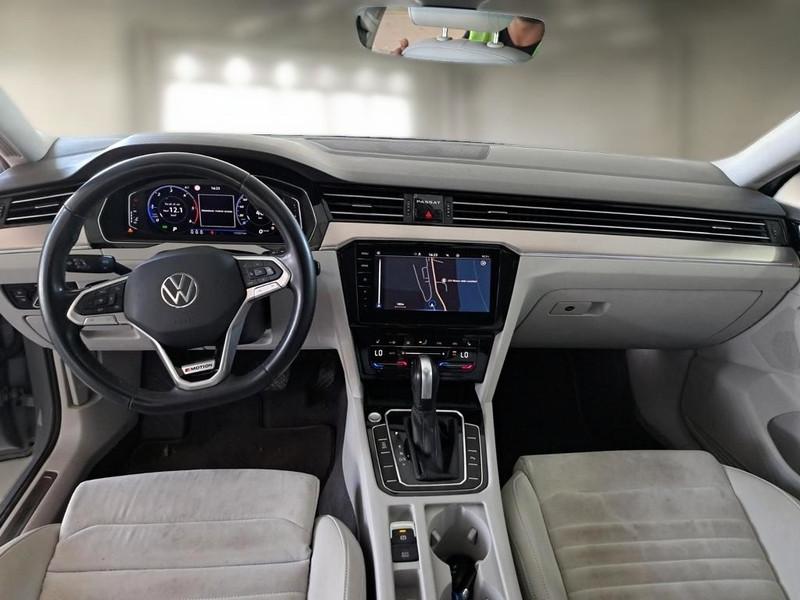 VOLKSWAGEN PASSAT VARIANT 2.0 TDI SCR 147KW 4MOT EXECUTIVE DSG STATION WAGON