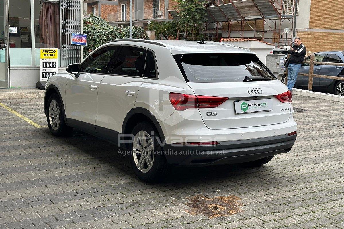 AUDI Q3 35 TFSI S tronic Business Advanced