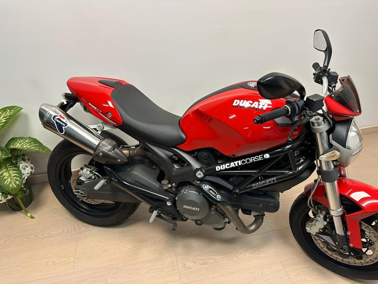 DUCATI MONSTER 696 SCARICO TERMIGNONI DA 99€ AL MESE