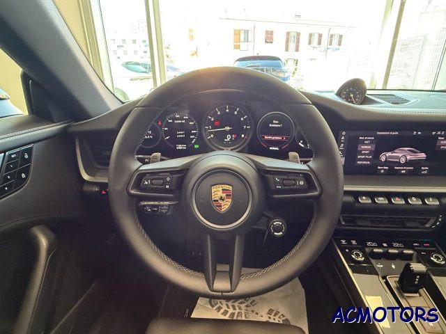 PORSCHE 911 Carrera 4S