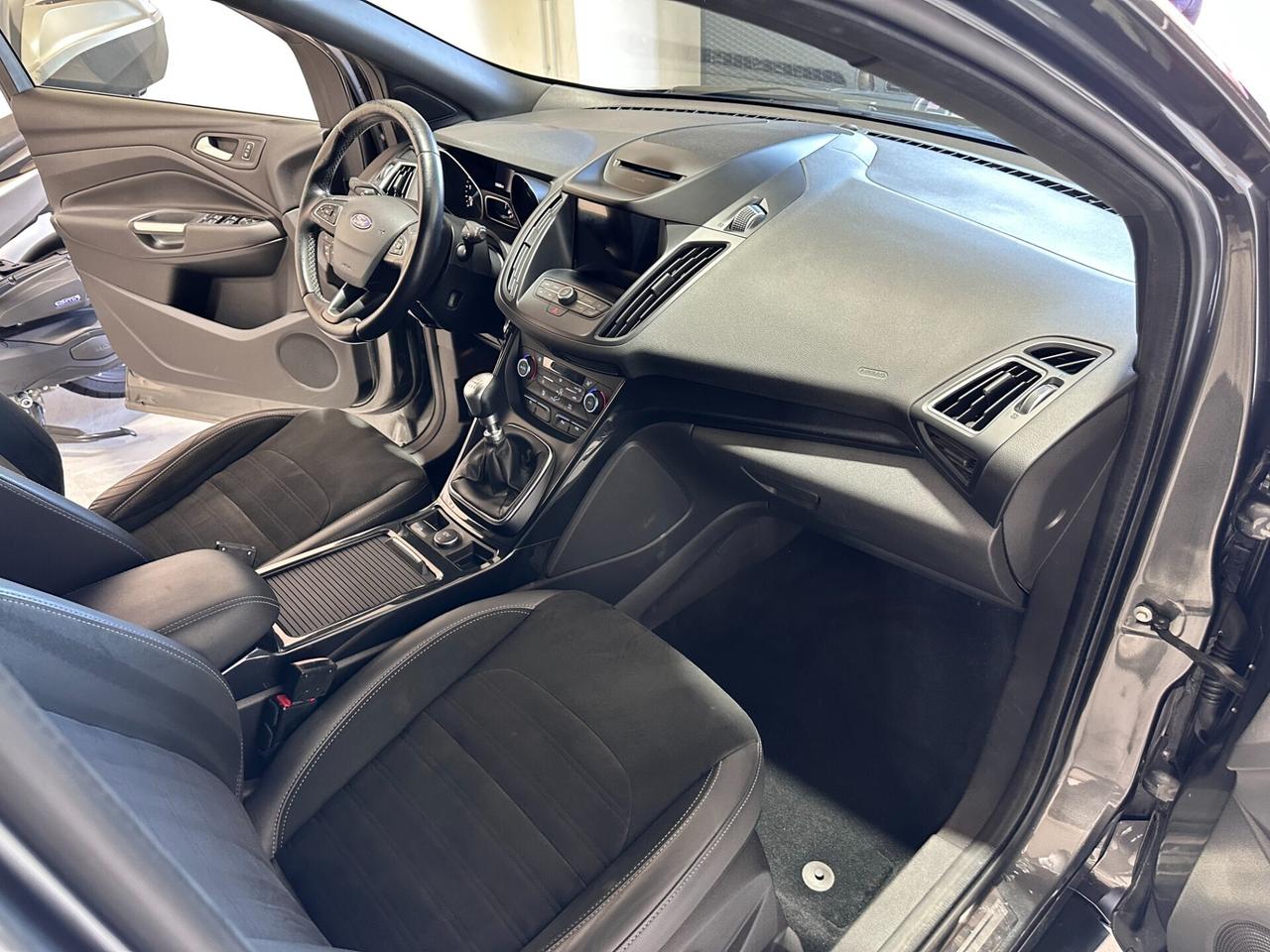 Ford Kuga 1.5 TDCI 120 CV ST-Line - CAMERA - NAVI