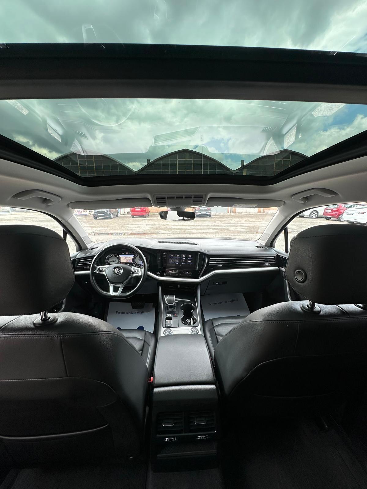 Volkswagen Touareg 3.0 V6 TDI SCR Black Style Tetto Panoramico Pelle Totate Sospensioni Regolabili