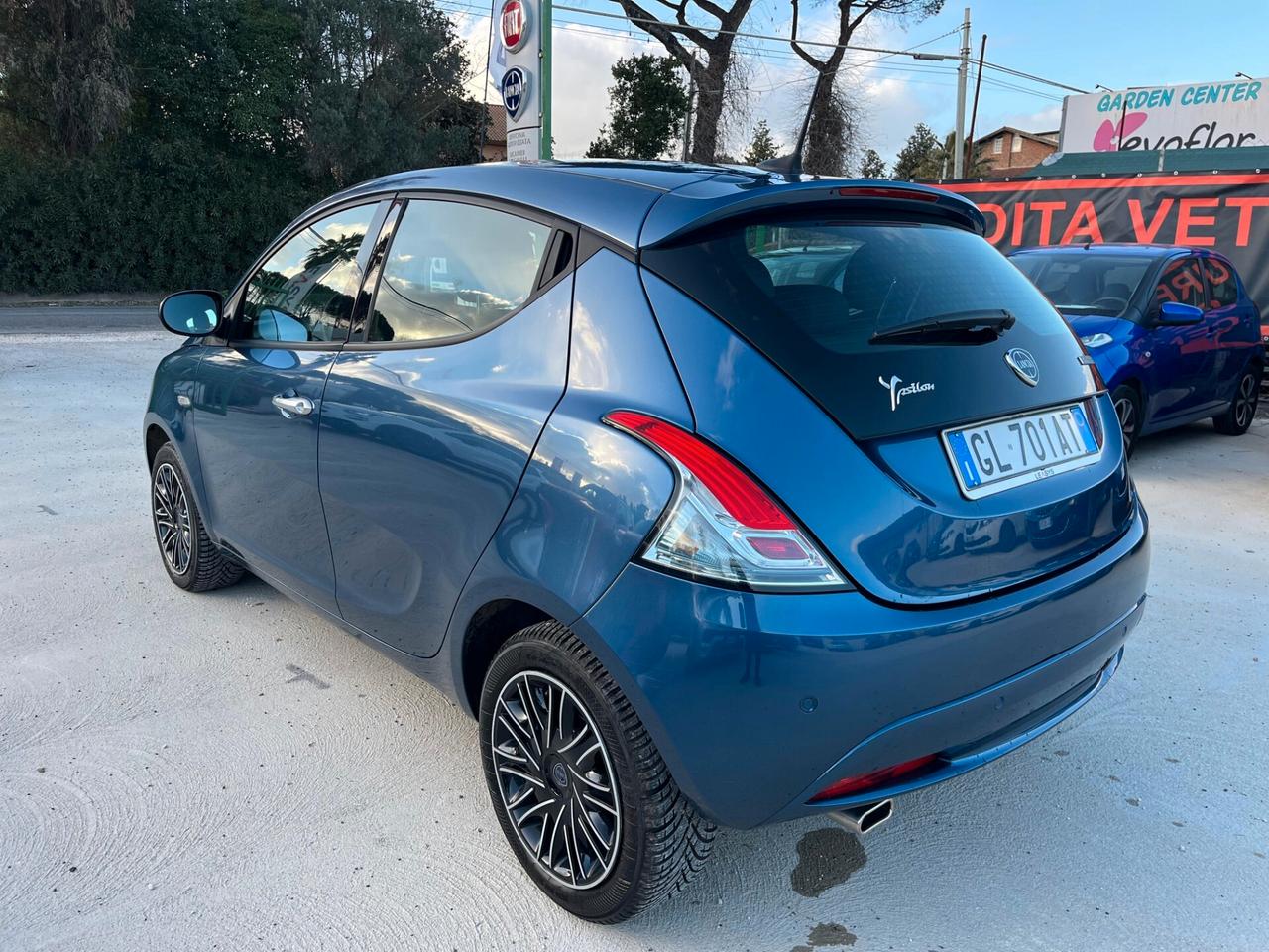 Lancia Ypsilon 1.0 FireFly 5 porte S&S Hybrid Gold