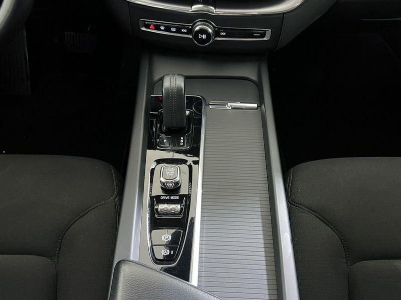 Volvo XC60 B4 D AWD automatico Momentum