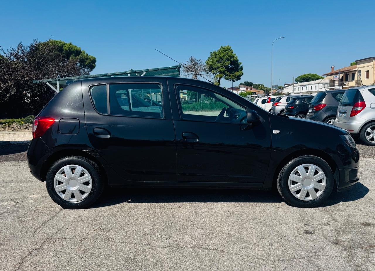 Dacia Sandero 1.2 16V GPL 75CV