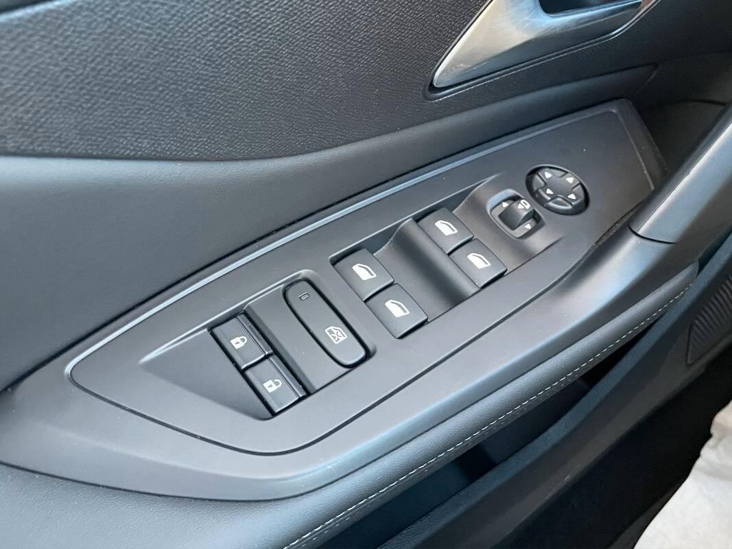 Peugeot 408 1.2 puretech Allure 145cv AUTOMATICA TELECAM 360